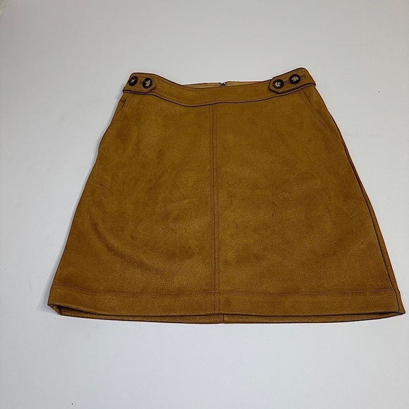 LOFT Dresses & Skirts - Loft Skirt Womens sz 2 Tan Faux Suede Pockets Academia Modern Boho skirt
